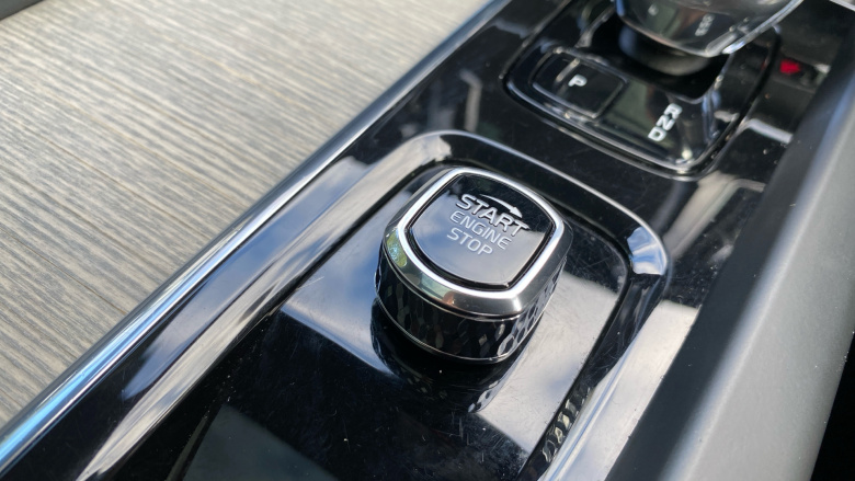 Volvo XC60 2.0 T8 [455] RC PHEV Ultimate Dark 5dr AWD Gtron Estate